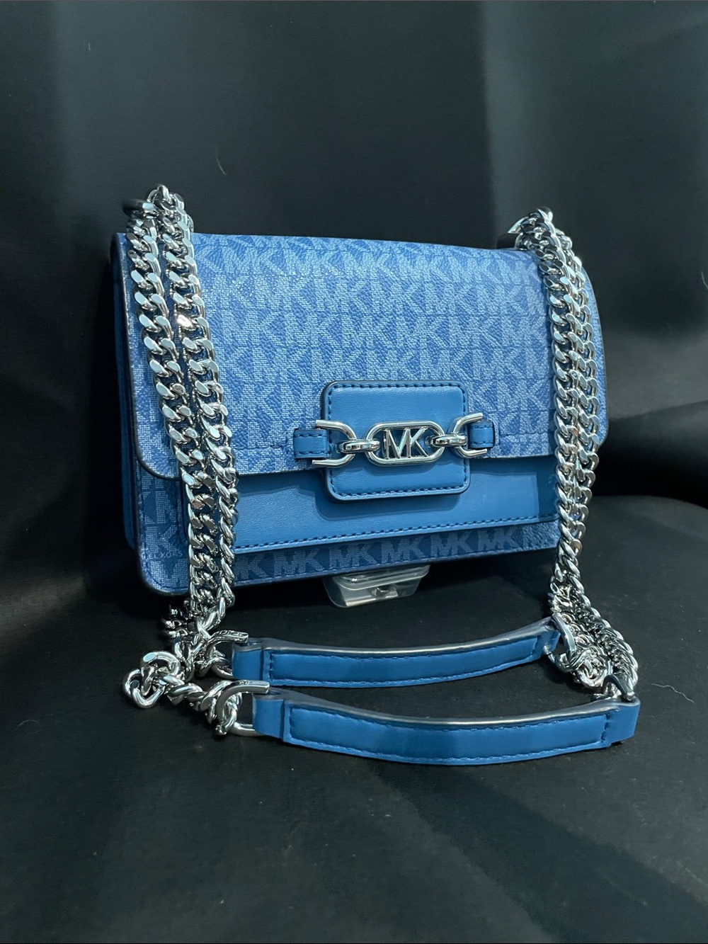 Michael Kors Blue Signature Shoulder or Crossbody bag with Silver Hardware - Picture 10 of 16